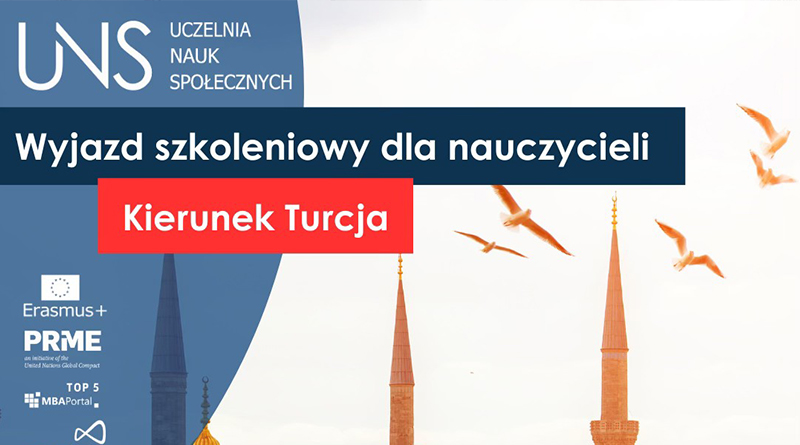 Zdjęcie wież meczetu tureckiego i napisy